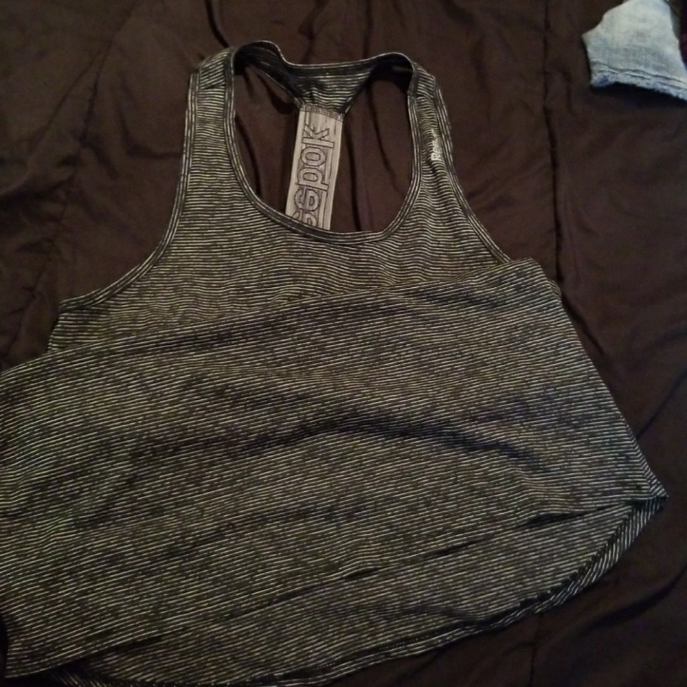 Women's Reebok workout tank - Picture 2 of 2